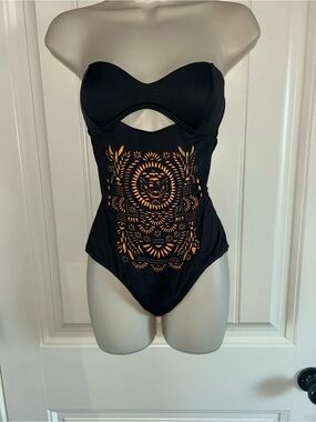 NWT Insight Strapless Black One-Piece Swimsuit Claws Out Sz 6